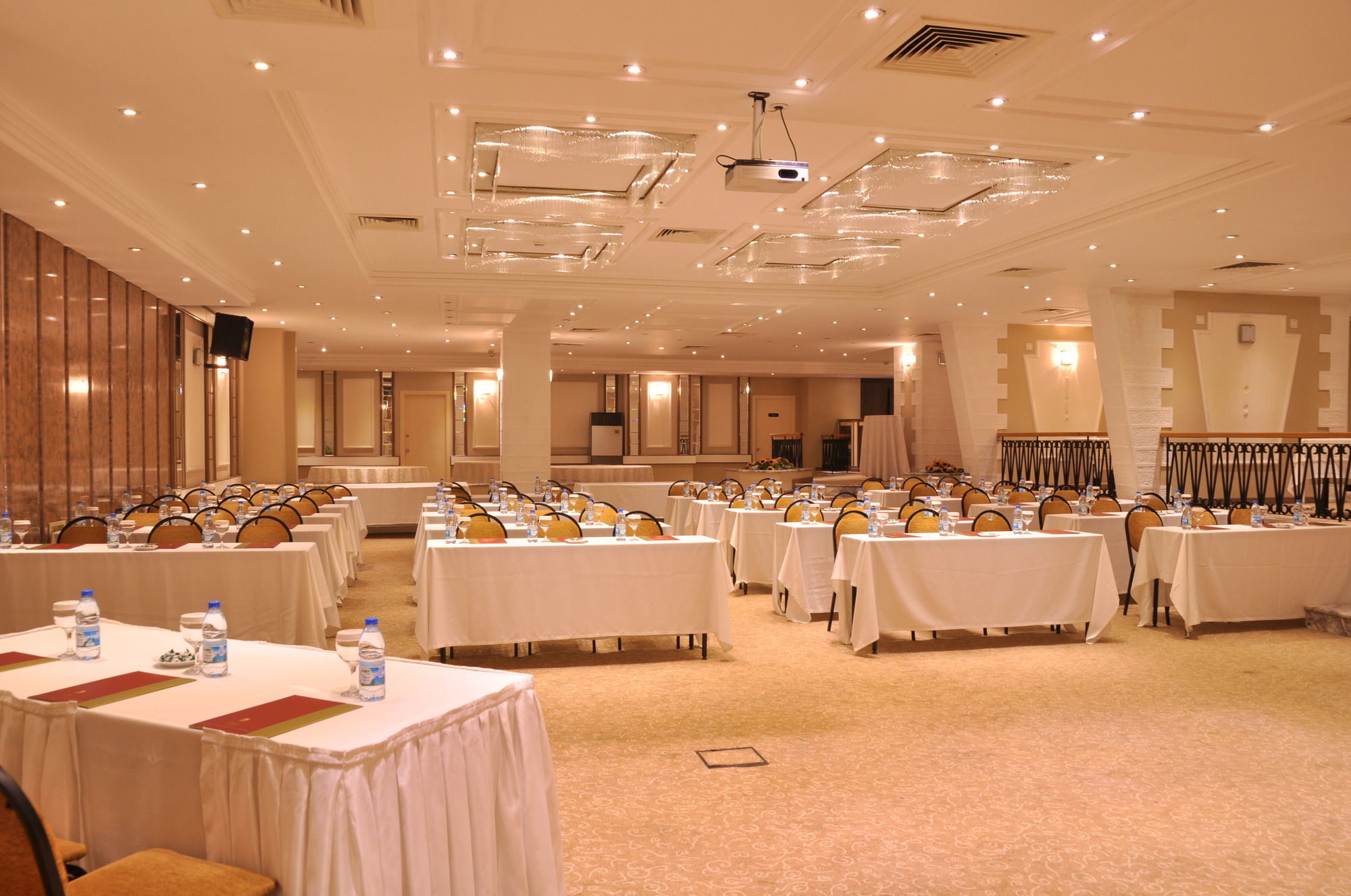 Altinel Ankara Hotel & Convention Center Extérieur photo