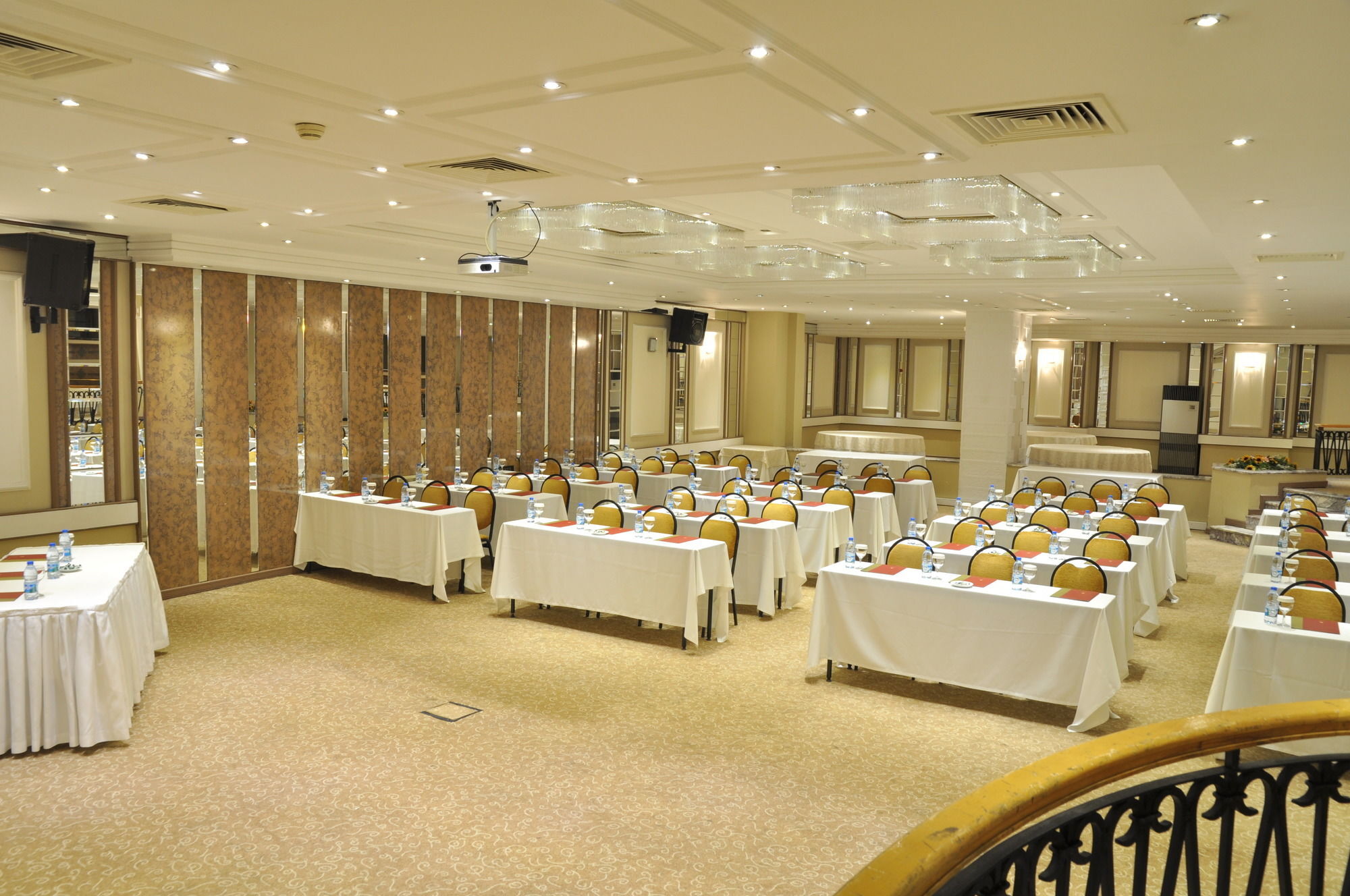 Altinel Ankara Hotel & Convention Center Extérieur photo